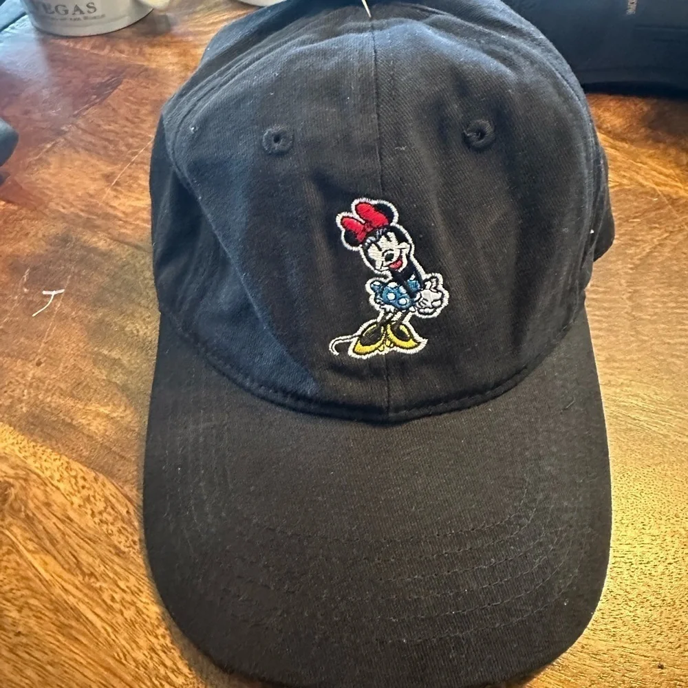 Disney Minnie Mouse hat NWTs